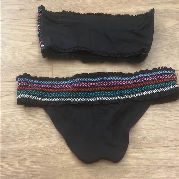 Multicolor Patterned Bikini Set - Picture 4 of 4